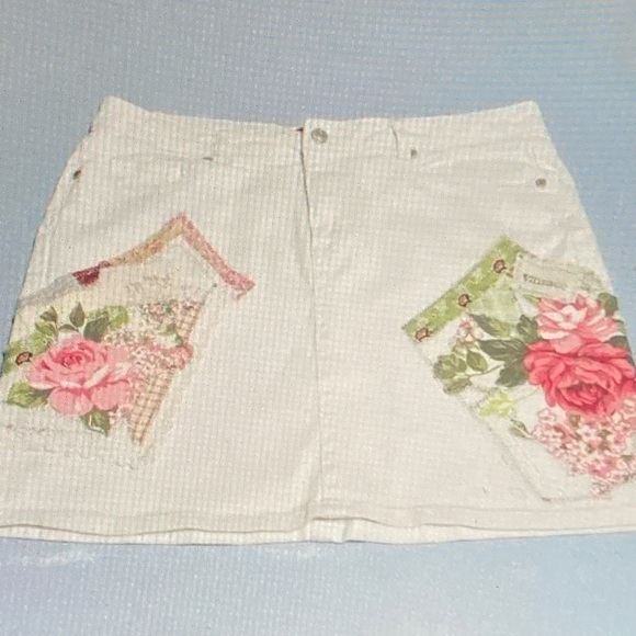 fresh Dresses & Skirts - Fresh White Mini Skirt with Pink Floral Accents